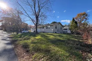 4 Grandview Dr, Old Orchard Beach, ME 04064 - Photo 2