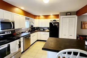 17 Union St, Hallowell, ME 04347 - Photo 10