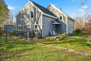 424 Winthrop St, Hallowell, ME 04347 - Photo 6