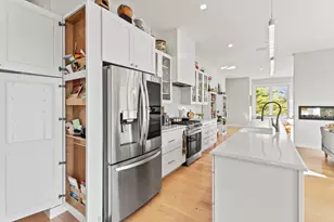 29 Navy St, Searsport, ME 04974 - Photo 26