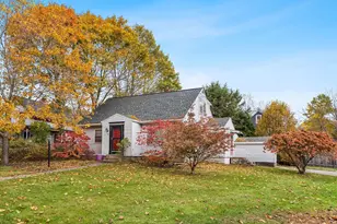 9 Parsons St, Kennebunk, ME 04043 - Photo 2