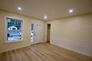 28 Lewis St, Greenville, ME 04441 - Photo 8