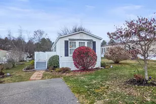 38 Fairview Dr, Lisbon, ME 04250 - Photo 2