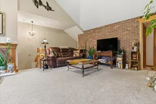 35 Estates Dr, Manchester, ME 04351 - Photo 10