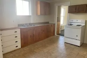 14 Dinsmore St, Skowhegan, ME 04976 - Photo 10