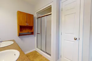 233 Middle St, Farmington, ME 04938 - Photo 34
