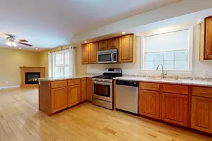 233 Middle St, Farmington, ME 04938 - Photo 16