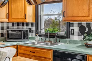 19 Broadway, Rockland, ME 04841 - Photo 14