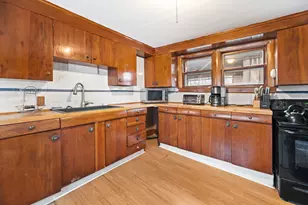 35 E Chestnut St, Augusta, ME 04330 - Photo 4