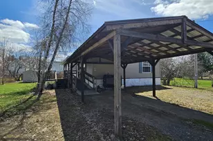 33 John St, Madison, ME 04950 - Photo 6