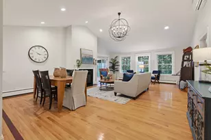 24 York Ledge Dr, Cumberland, ME 04110 - Photo 4