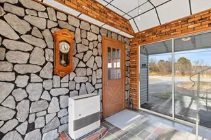 107 W Gray Rd, Gray, ME 04039 - Photo 4