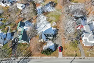 82 Summer St, Dover Foxcroft, ME 04426 - Photo 4