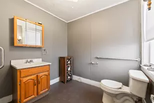 70 Spring St, Gardiner, ME 04345 - Photo 16