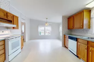 26 Fox Run Dr, Lewiston, ME 04240 - Photo 12