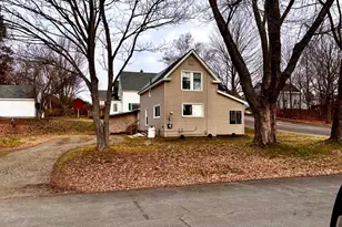 8 Western Ave, East Millinocket, ME 04430 - Photo 4