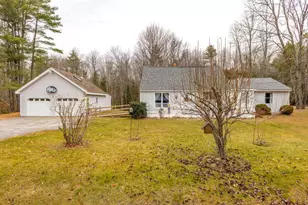 32 Grant Rd, Freeport, ME 04032 - Photo 2