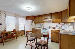 939 Sabattus St, Lewiston, ME 04240 - Photo 8