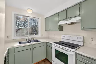 25 Lawrence St, Westbrook, ME 04092 - Photo 4