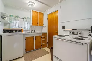 9 Willow St, Auburn, ME 04210 - Photo 30