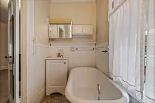 9 Willow St, Auburn, ME 04210 - Photo 14