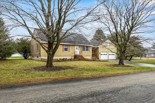 2 Burleigh Ln, Biddeford, ME 04005 - Photo 4