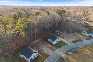 8 Heritage Wy, Saco, ME 04072 - Photo 32