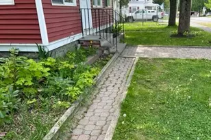 43 Lincoln St, Dover Foxcroft, ME 04426 - Photo 2