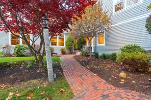 89 Oakmont Dr, Falmouth, ME 04105 - Photo 2