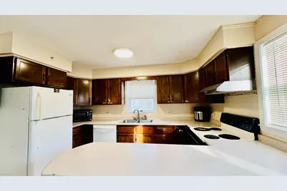 1883 Essex Street, Bangor, ME 04401 - Photo 10