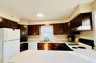 1883 Essex St, Bangor, ME 04401 - Photo 10