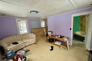 7 Grover St, Monmouth, ME 04259 - Photo 2