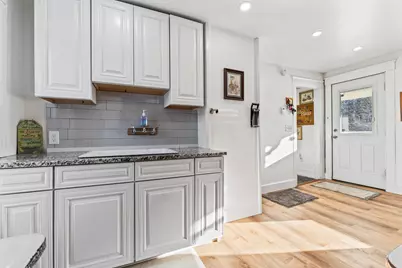 26 Spring Street, Mechanic Falls, ME 04256 - Photo 6