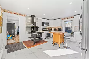 26 Spring St, Mechanic Falls, ME 04256 - Photo 8