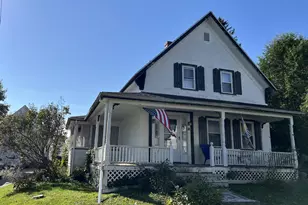 84 Pleasant St, Rockland, ME 04841 - Photo 1