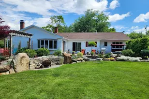 105 Warrenton St, Rockport, ME 04856 - Photo 2