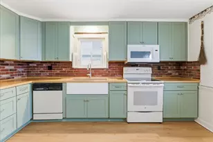 25 Shank St, Lewiston, ME 04240 - Photo 6