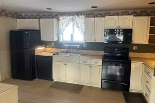 11 Cannard St, Gardiner, ME 04345 - Photo 4