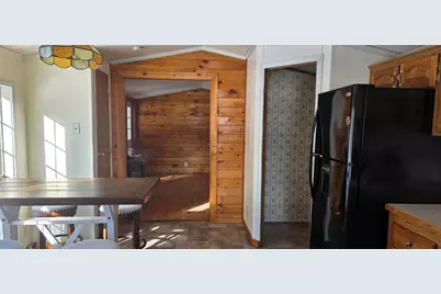 10 E Oxford Road, Oxford, ME 04270 - Photo 8