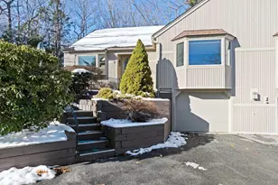 7 Wildwood Dr, Cape Elizabeth, ME 04107 - Photo 4