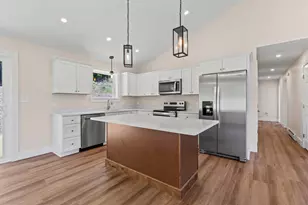 12 Hillside Dr, Raymond, ME 04071 - Photo 2