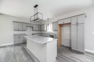 473 Center Dr, Orrington, ME 04474 - Photo 4