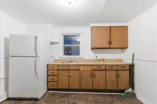 942 Lisbon St, Lewiston, ME 04240 - Photo 12