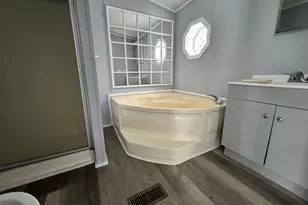 31 Squire Ct, Winthrop, ME 04364 - Photo 10