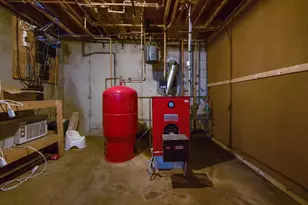 913 Essex St, Bangor, ME 04401 - Photo 76