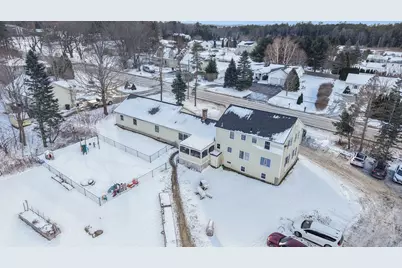 913 Essex Street, Bangor, ME 04401 - Photo 2