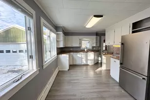 31 Edwards St, Lincoln, ME 04457 - Photo 8