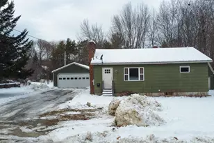 31 Edwards St, Lincoln, ME 04457 - Photo 2