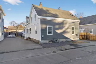 134 - 136 Sawyer St, South Portland, ME 04106 - Photo 2