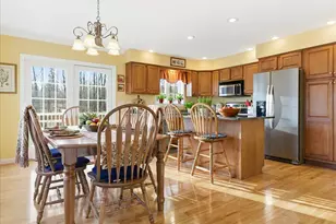 81 Crescent St, Skowhegan, ME 04976 - Photo 8